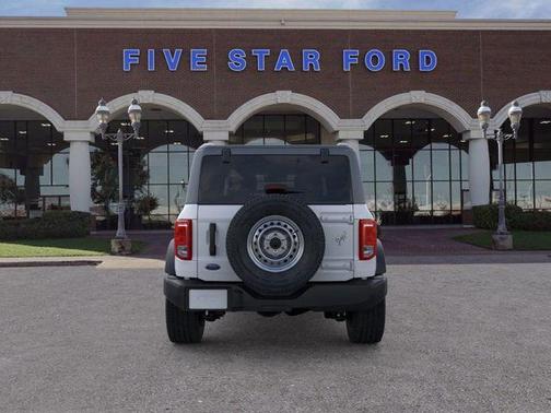 2025 Ford Bronco Base