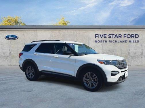 Star White 2024 Ford Explorer XLT