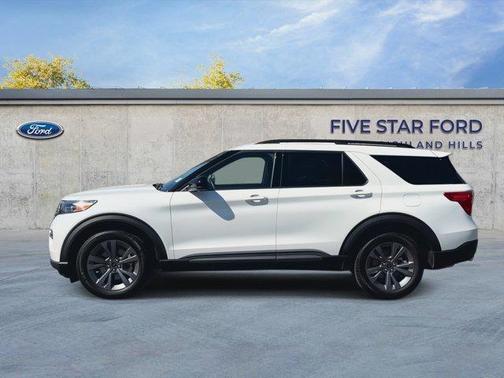 Star White 2024 Ford Explorer XLT