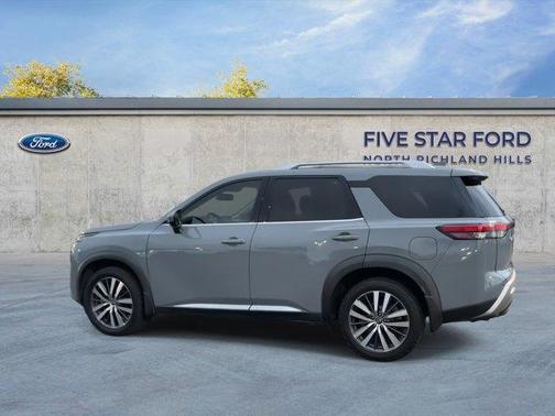2022 Nissan Pathfinder Platinum