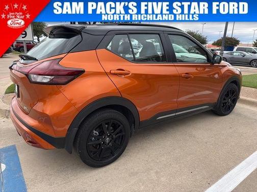 2023 Nissan Kicks SR