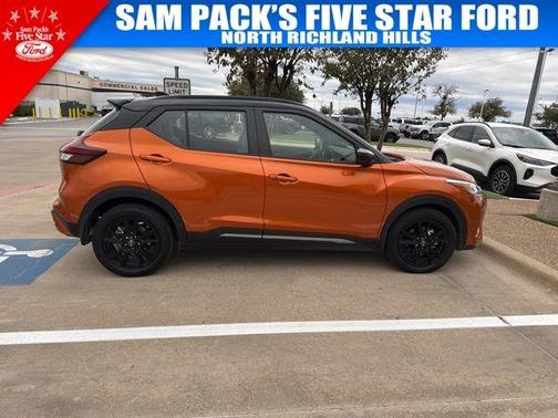 2023 Nissan Kicks SR