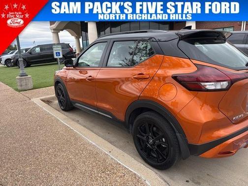 2023 Nissan Kicks SR