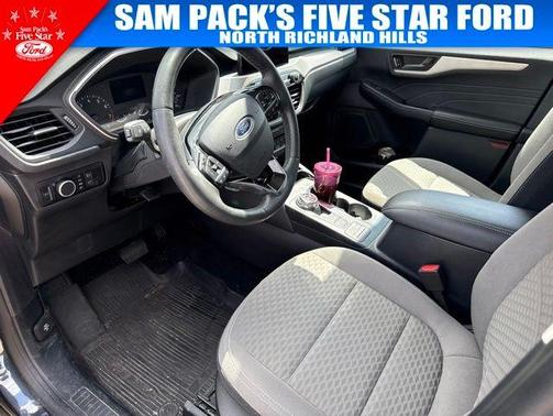 Blue Metallic 2022 Ford Escape SE