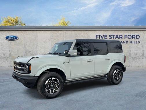 2024 Ford Bronco Outer Banks