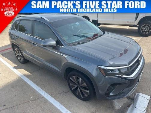 Platinum Gray Metallic 2022 Volkswagen Taos 1.5T SE