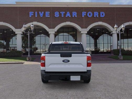 Space White Metallic 2026 Ford Maverick Lariat