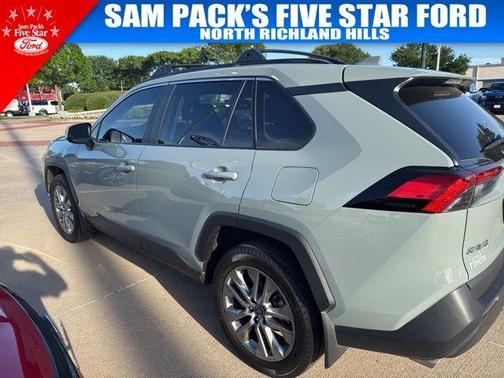 2023 Toyota RAV4 XLE Premium