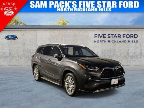 2023 Toyota Highlander Platinum