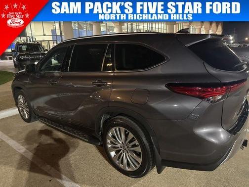 2023 Toyota Highlander Platinum