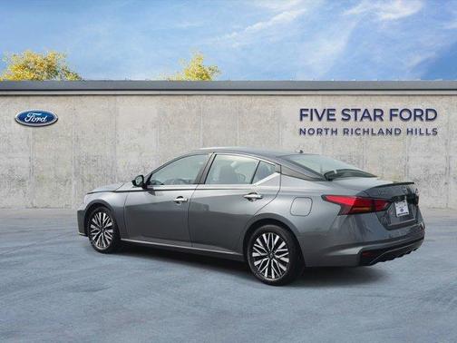 Gun Metallic 2024 Nissan Altima 2.5 SV