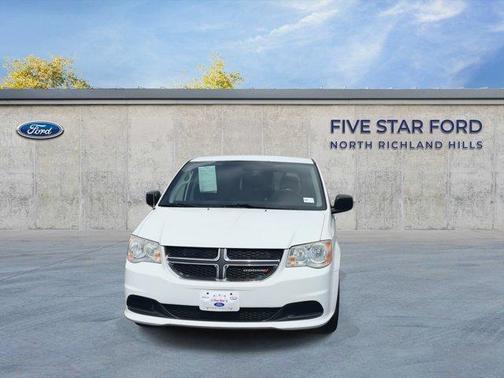 White Knuckle Clearcoat 2017 Dodge Grand Caravan SE