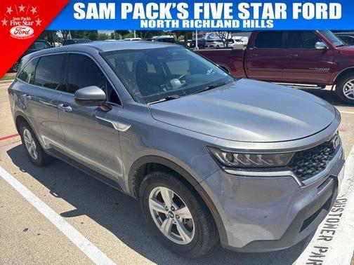 Everlasting Silver 2021 Kia Sorento LX