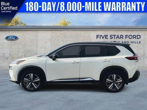 2 Tone White / Black Roof 2023 Nissan Rogue SL