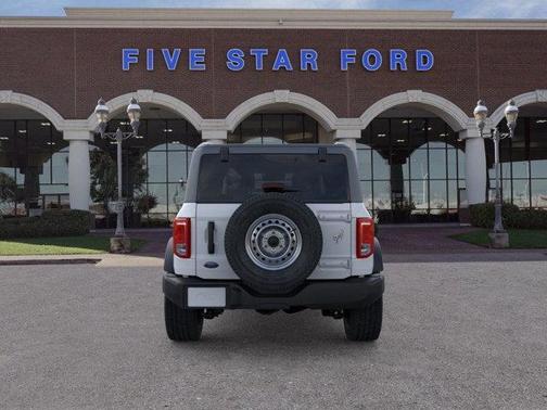 2025 Ford Bronco Base