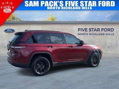 2025 Jeep Grand Cherokee Laredo