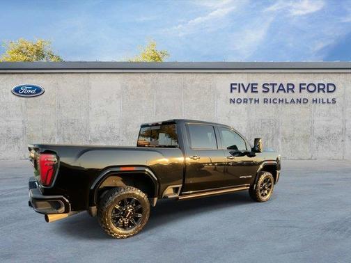 2024 GMC Sierra 2500 AT4