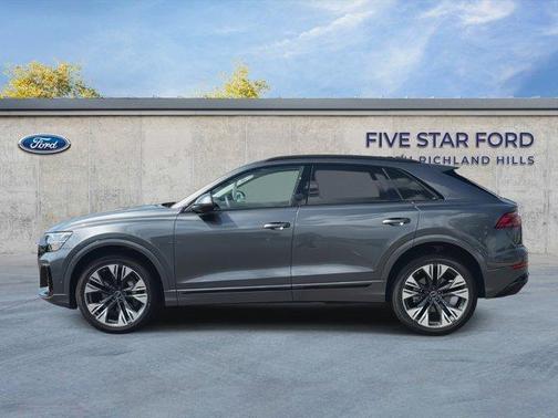Daytona Gray Pearl Effect 2025 Audi Q8 55 Premium
