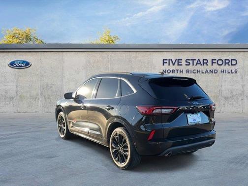 2023 Ford Escape ST-Line Elite