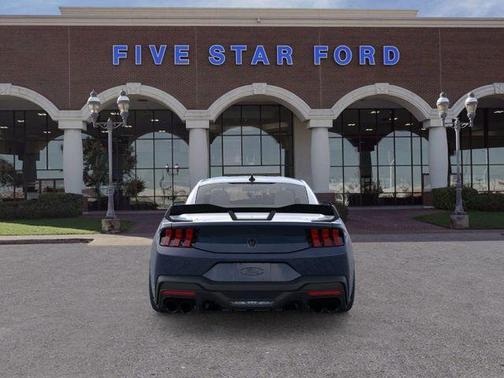 2025 Ford Mustang Dark Horse