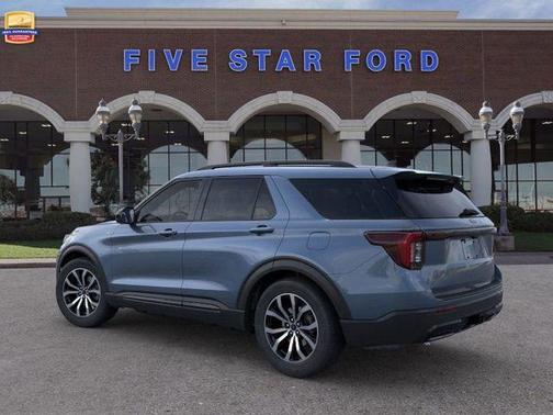 2025 Ford Explorer ST-Line