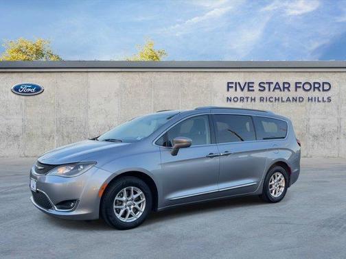 2020 Chrysler Pacifica Touring-L