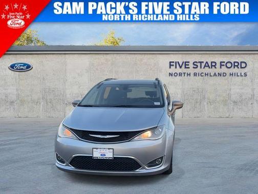 2020 Chrysler Pacifica Touring-L