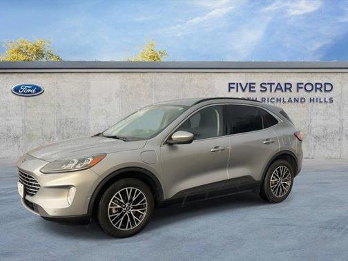 2022 Ford Escape PHEV Titanium