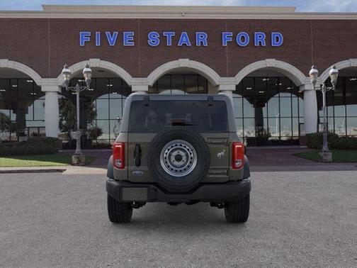 2025 Ford Bronco Base