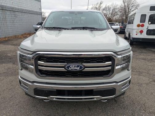 Avalanche Gray 2024 Ford F-150 Lariat