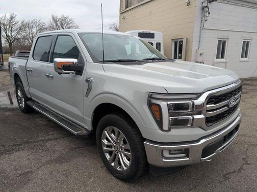 Avalanche Gray 2024 Ford F-150 Lariat
