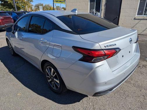 2021 Nissan Versa 1.6 SV