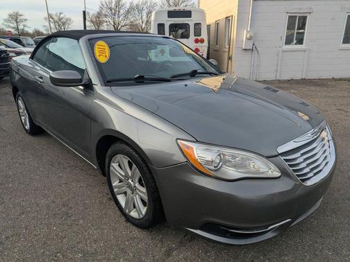 Tungsten Metallic Clearcoat 2011 Chrysler 200 Touring