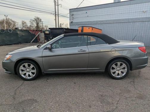 Tungsten Metallic Clearcoat 2011 Chrysler 200 Touring