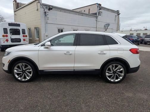 White Platinum Tri-Coat 2017 Lincoln MKX Reserve