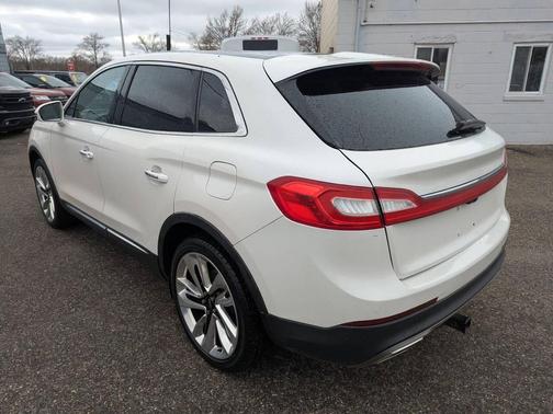 White Platinum Tri-Coat 2017 Lincoln MKX Reserve