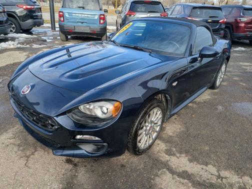 2018 FIAT 124 Spider Base