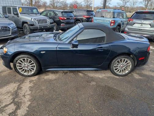 2018 FIAT 124 Spider Base