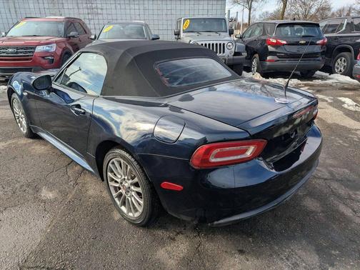 2018 FIAT 124 Spider Base