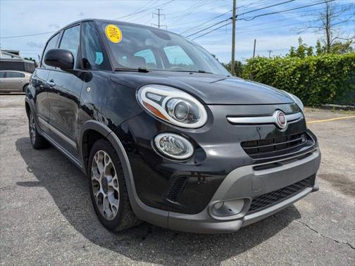 Nero 2014 FIAT 500L Trekking