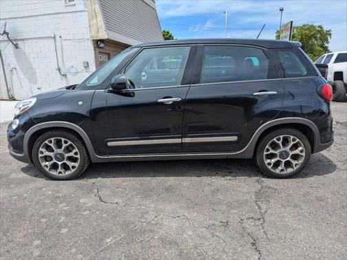 Nero 2014 FIAT 500L Trekking