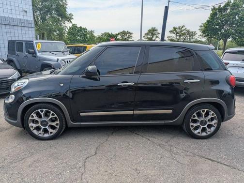Nero 2014 FIAT 500L Trekking
