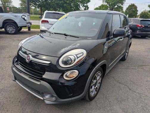 Nero 2014 FIAT 500L Trekking