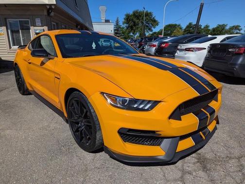 Orange Fury Metallic Tri-Coat 2018 Ford Shelby GT350R Base