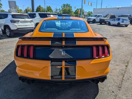 Orange Fury Metallic Tri-Coat 2018 Ford Shelby GT350R Base