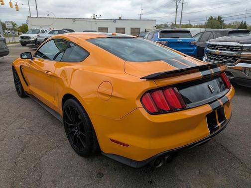 Orange Fury Metallic Tri-Coat 2018 Ford Shelby GT350R Base