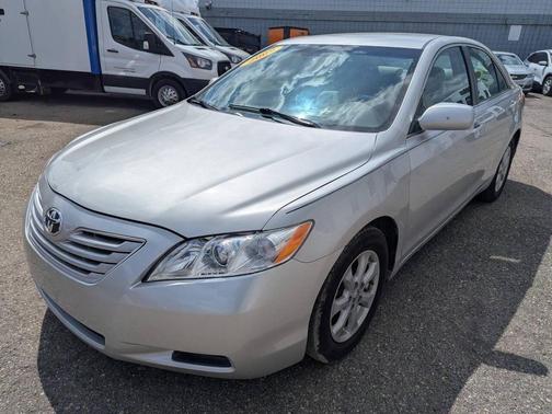 Classic Silver Metallic 2009 Toyota Camry LE