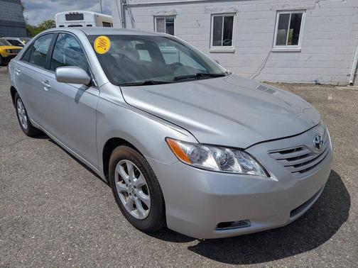 Classic Silver Metallic 2009 Toyota Camry LE