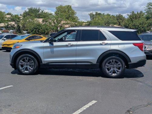 Iconic Silver Metallic 2023 Ford Explorer XLT