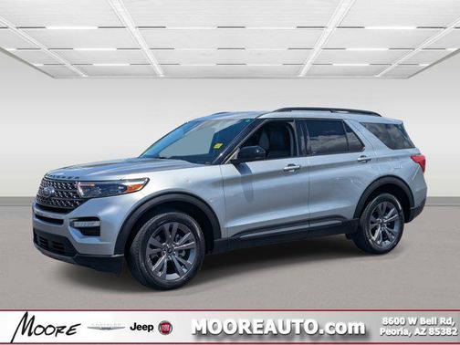 Iconic Silver Metallic 2023 Ford Explorer XLT
